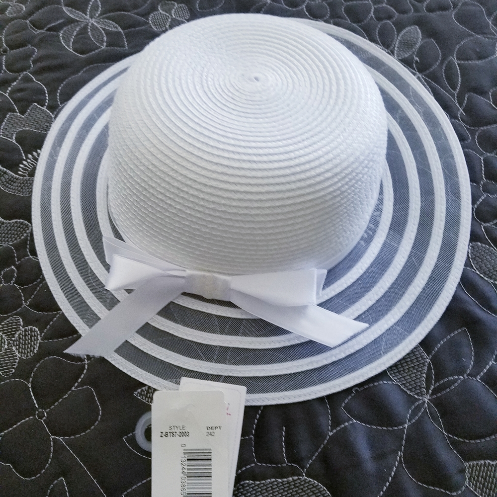 Elegant Girls White Hat